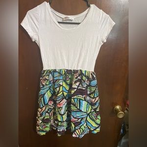 Tee shirt mini dress size medium patterned skirt